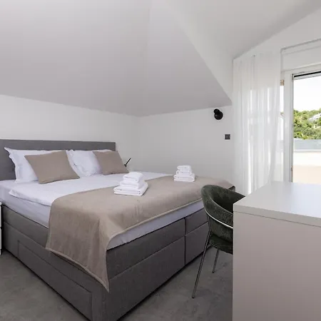 Ocrux Apartment *