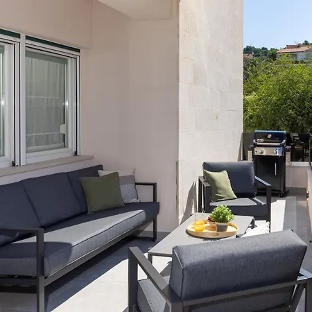 Ocrux Apartment *