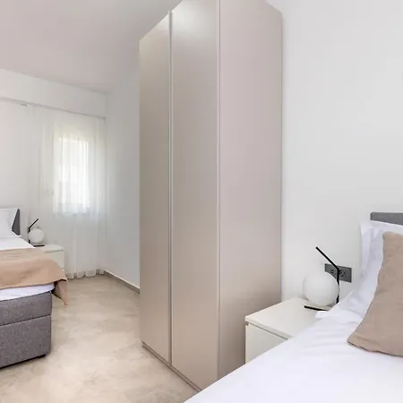 Ocrux Apartment *